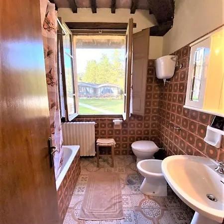 Comparone Casavecchia Apartment *